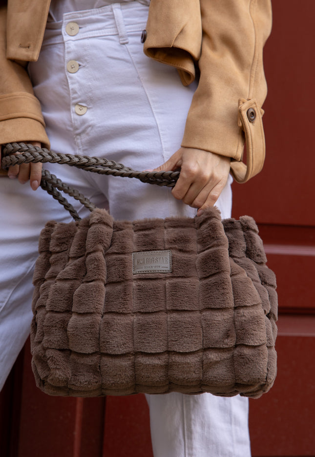 38e75f0ebea50c1035fd00b93e039431